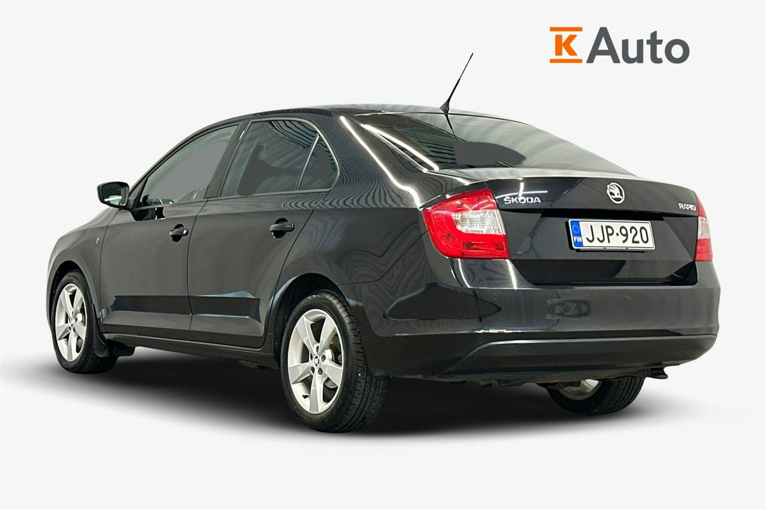 musta Skoda Rapid 2015 kuva 3.