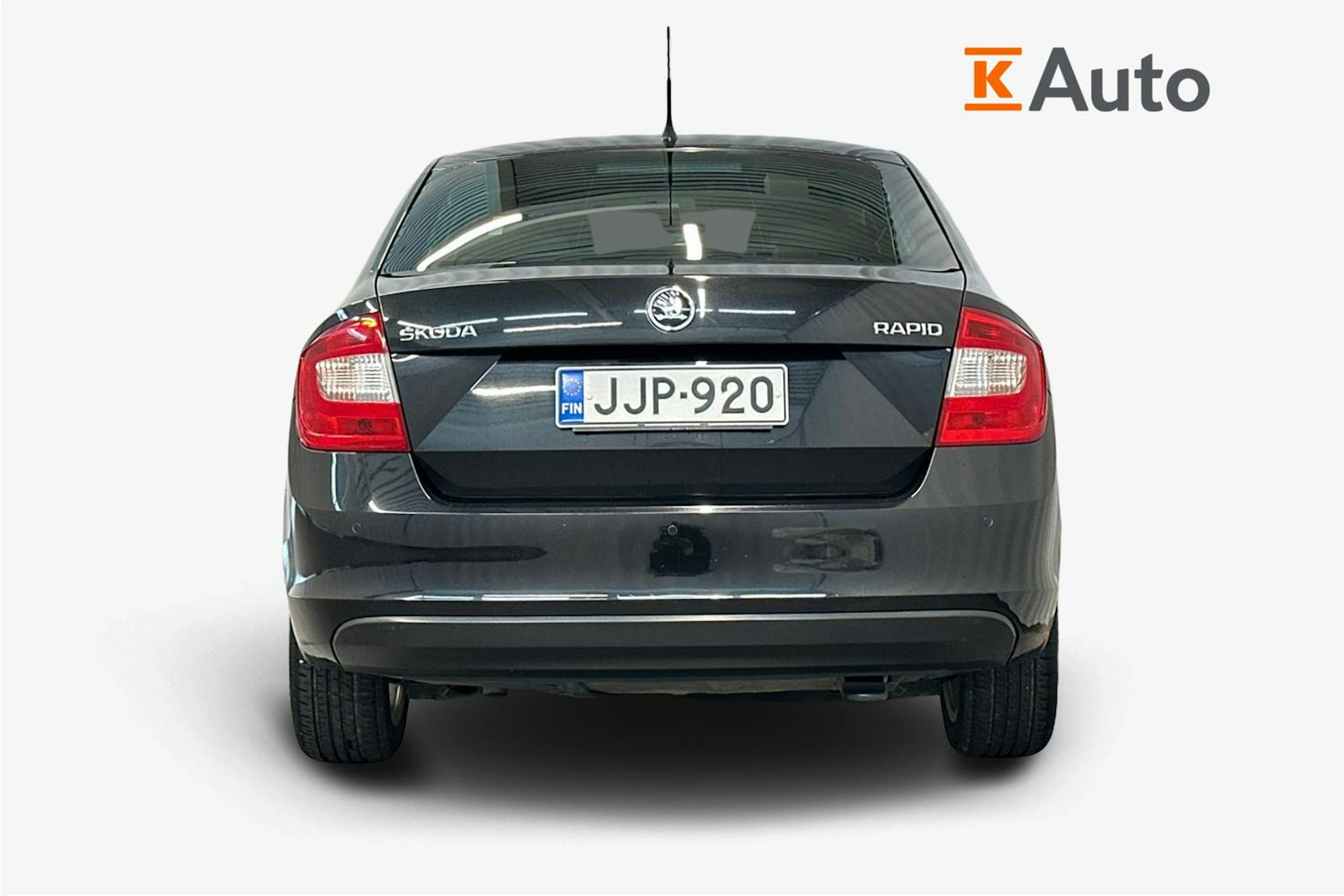 musta Skoda Rapid 2015 kuva 4.