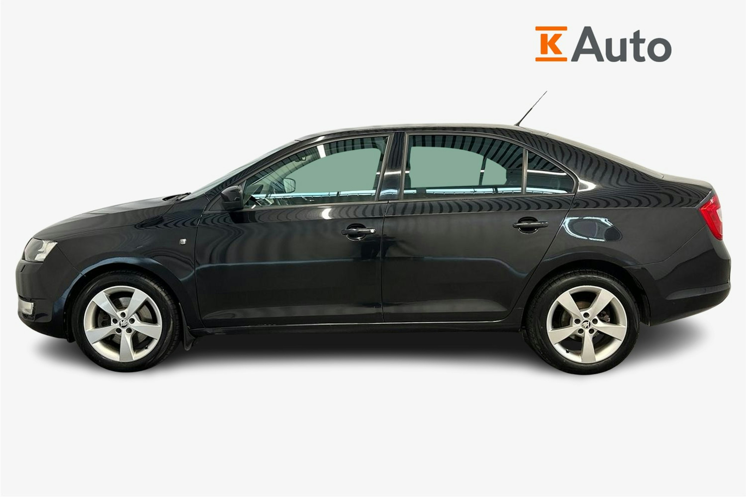 musta Skoda Rapid 2015 kuva 5.