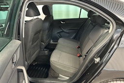 musta Skoda Rapid 2015 kuva 10.