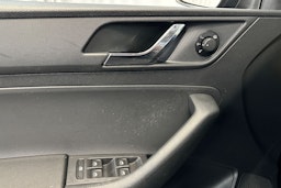 musta Skoda Rapid 2015 kuva 13.