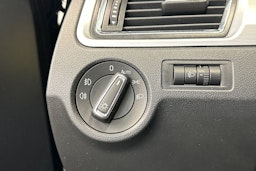 musta Skoda Rapid 2015 kuva 14.