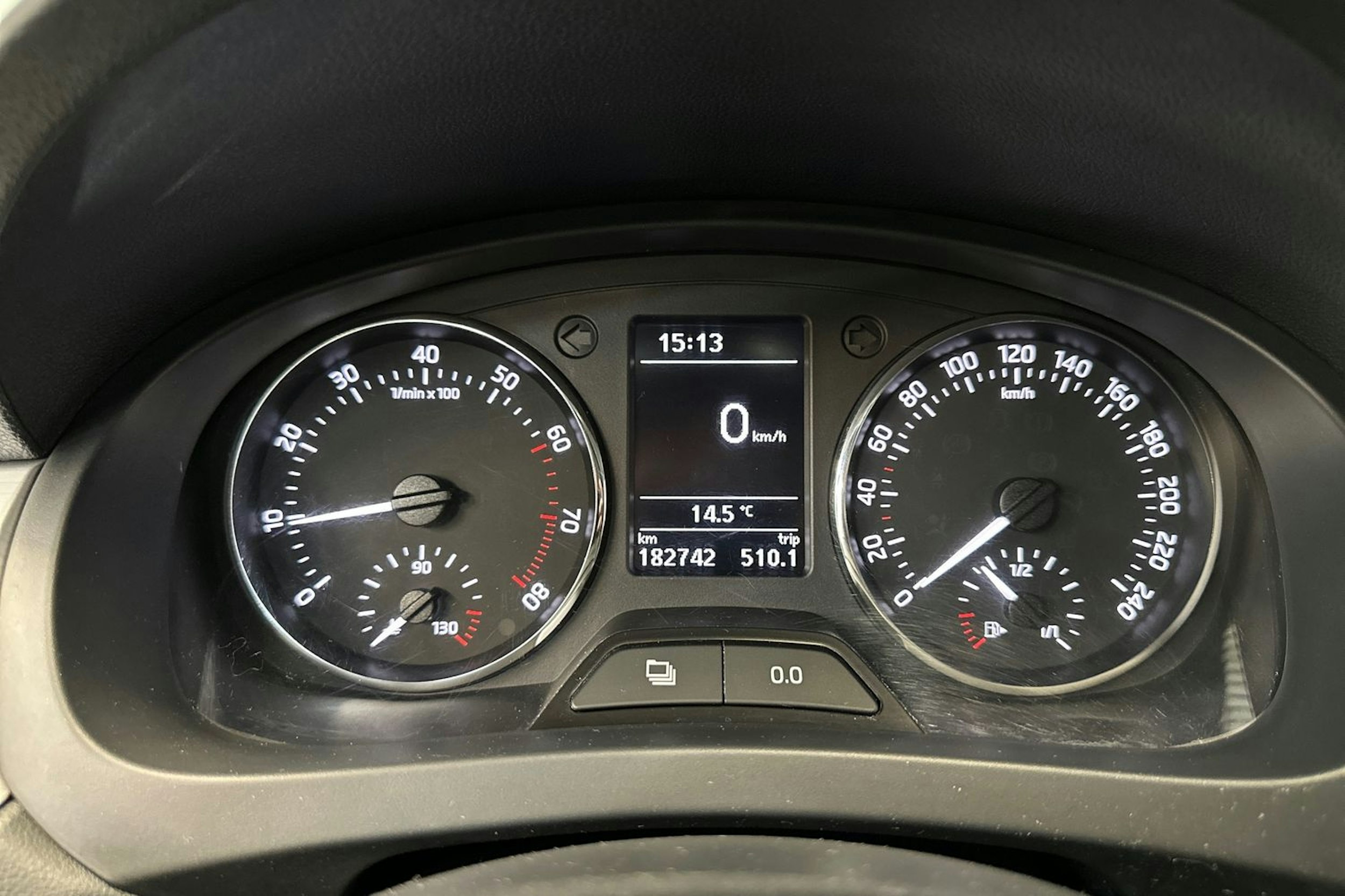 musta Skoda Rapid 2015 kuva 17.