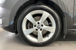 musta Skoda Rapid 2015 kuva 20.