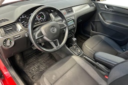 Punainen Skoda RAPID 2015 kuva 38.
