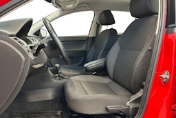 Punainen Skoda RAPID 2015 kuva 42.