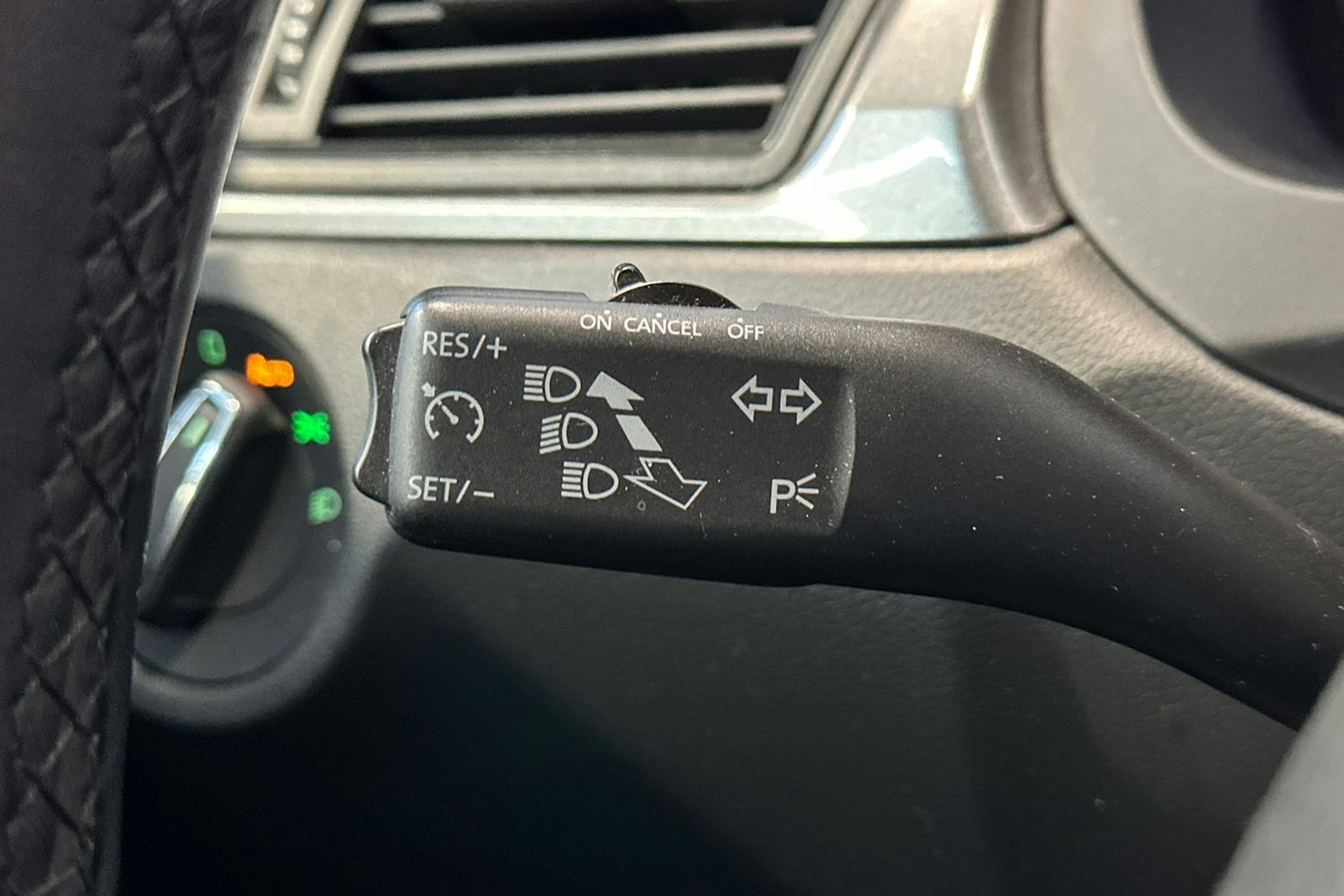 Punainen Skoda RAPID 2015 kuva 47.