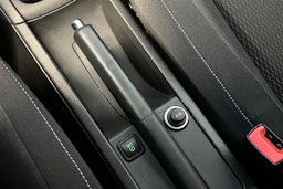 Punainen Skoda RAPID 2015 kuva 54.