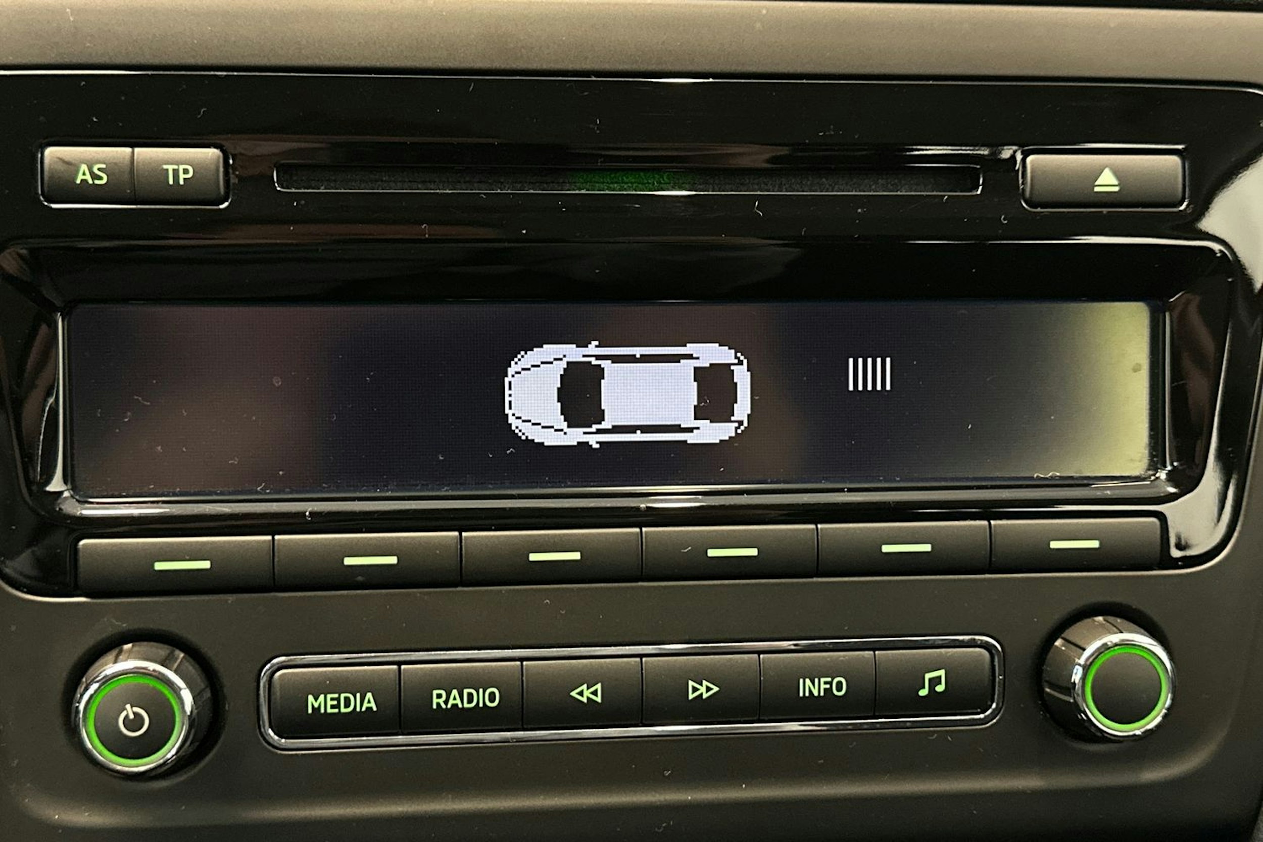 Punainen Skoda RAPID 2015 kuva 55.