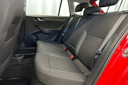 Punainen Skoda RAPID 2015 kuva 57.