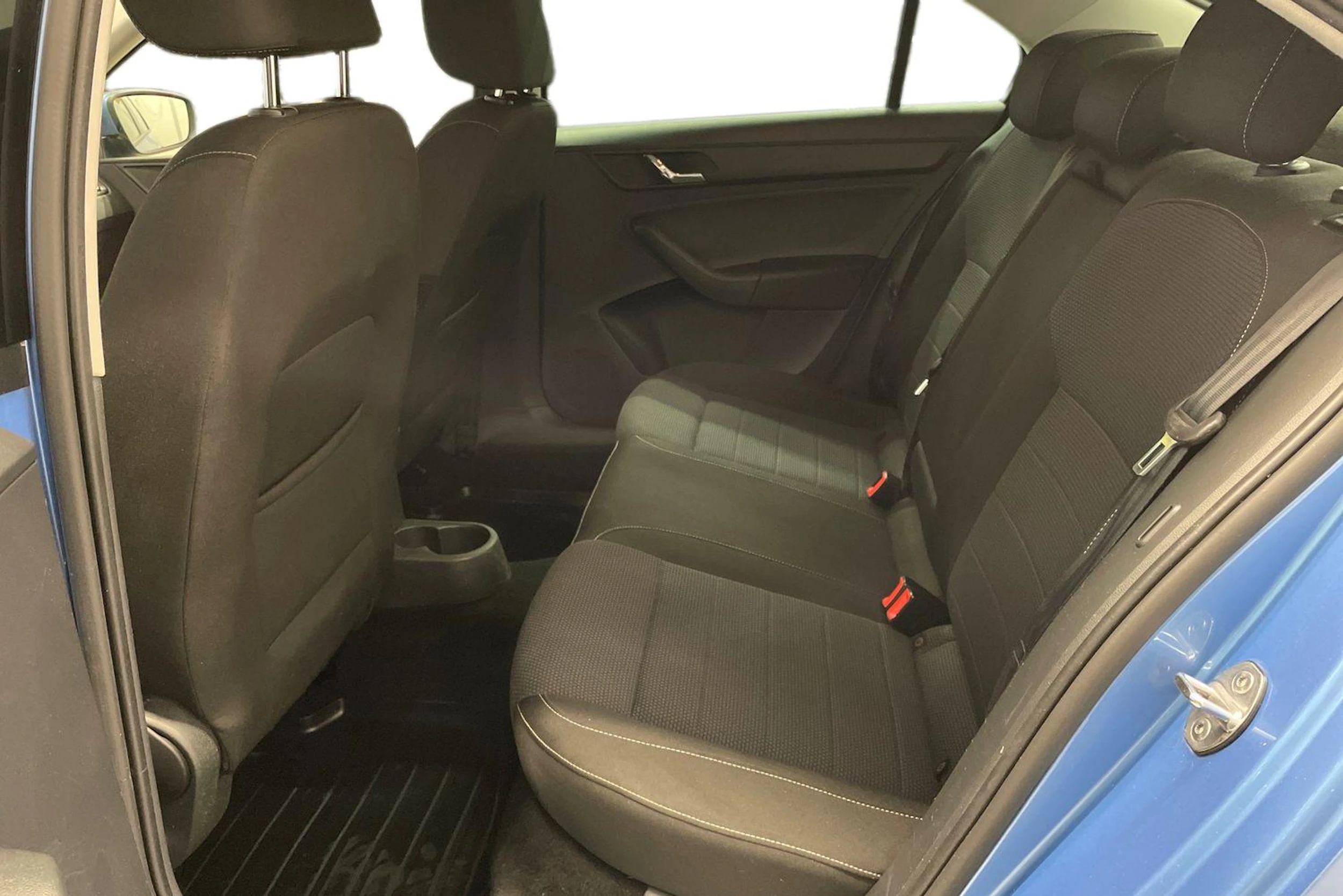 Sininen Skoda RAPID 2016 kuva 8.