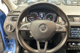 Sininen Skoda RAPID 2016 kuva 11.