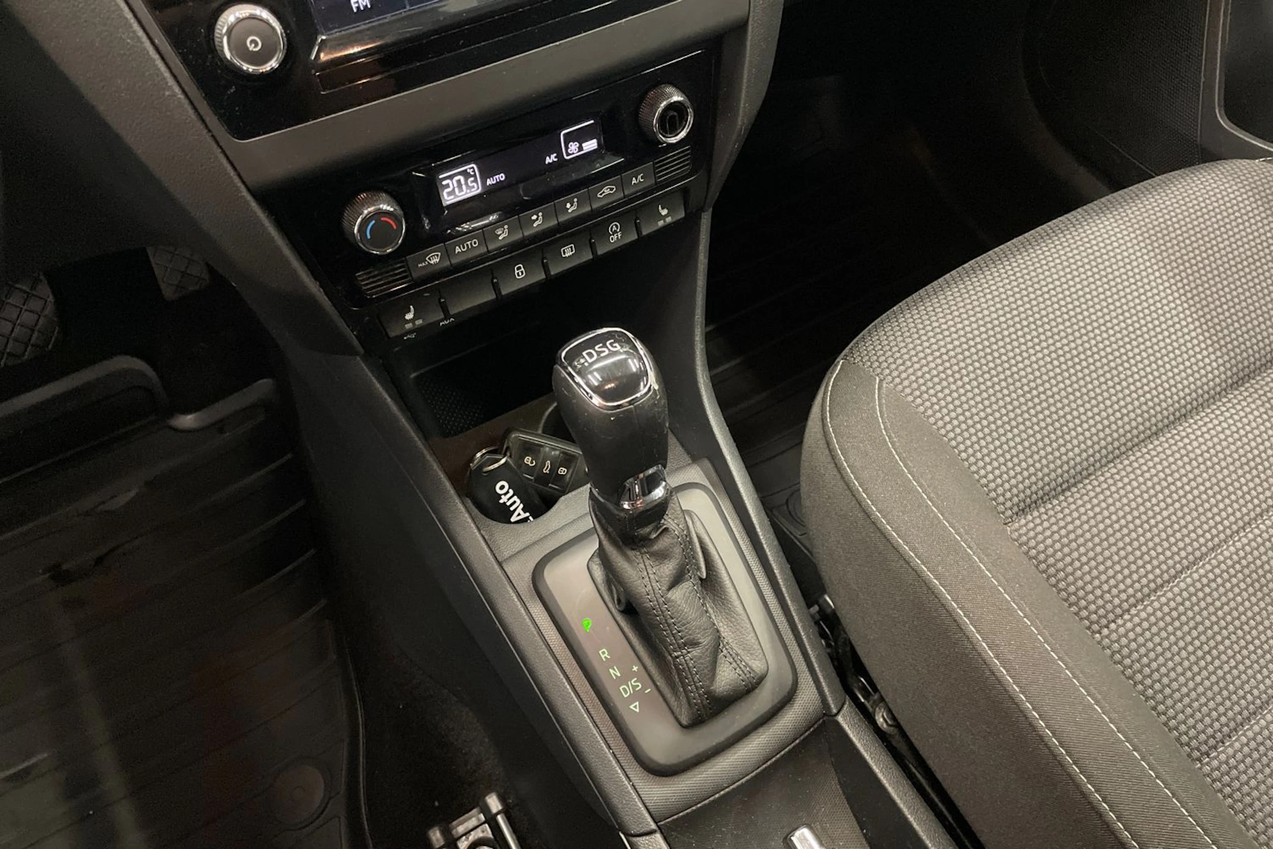 Sininen Skoda RAPID 2016 kuva 14.