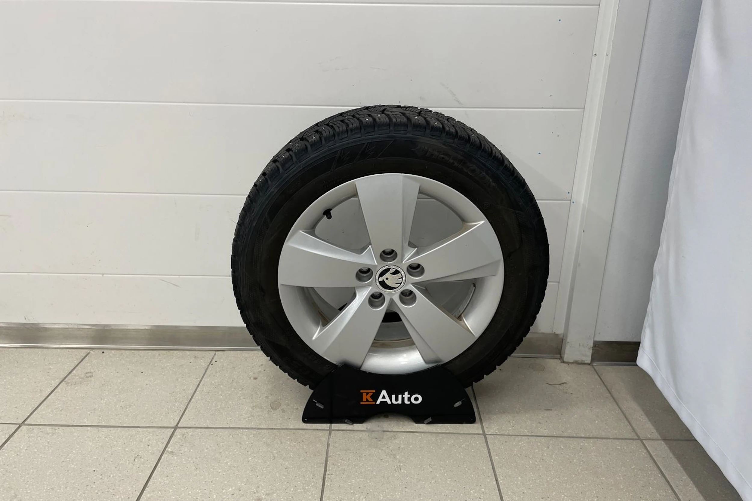 Sininen Skoda RAPID 2016 kuva 17.