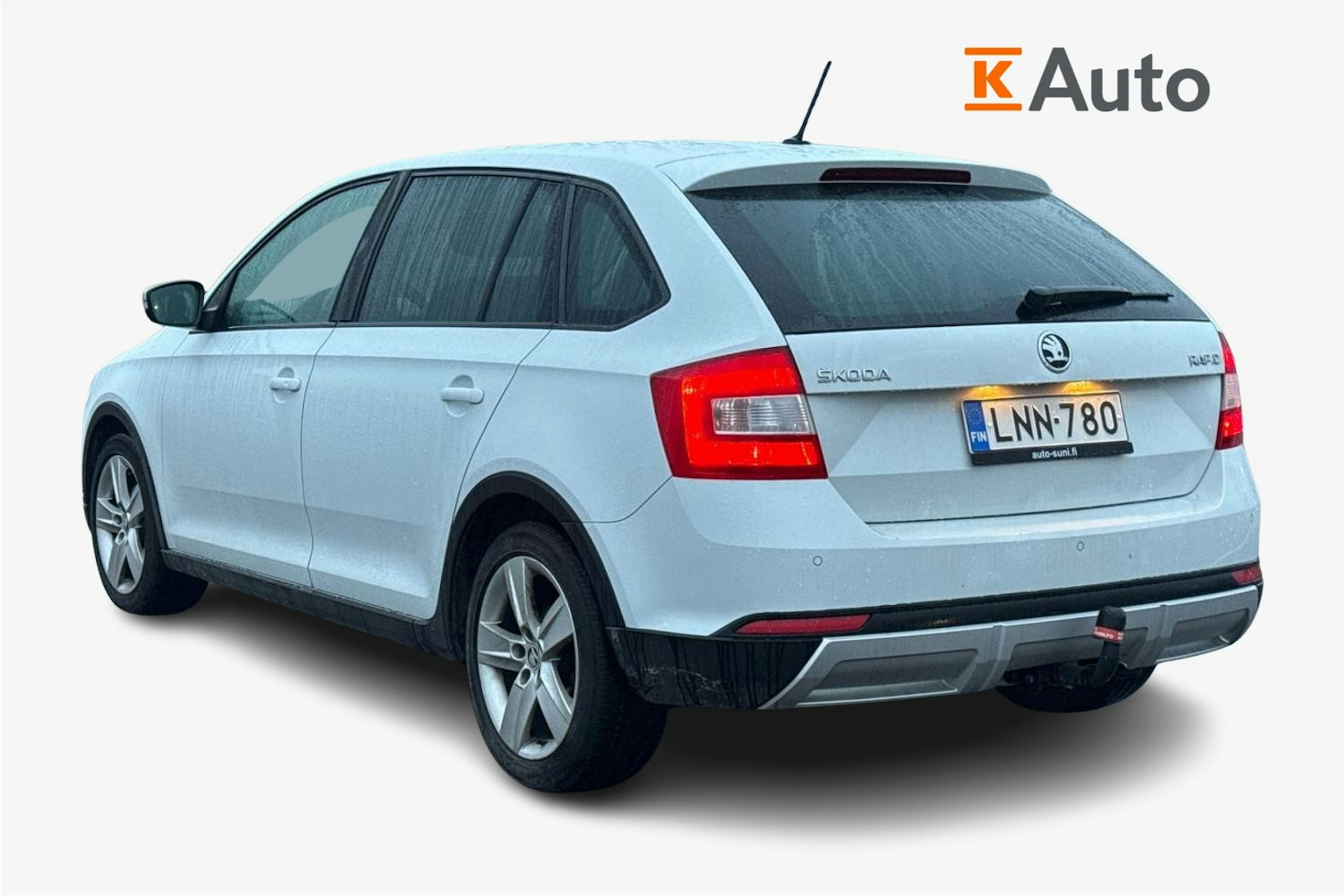 Valkoinen Skoda RAPID 2016 kuva 2.
