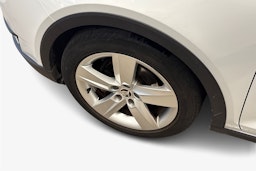 Valkoinen Skoda RAPID 2016 kuva 11.