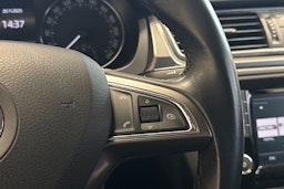 Valkoinen Skoda RAPID 2016 kuva 16.