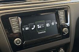 Valkoinen Skoda RAPID 2016 kuva 18.