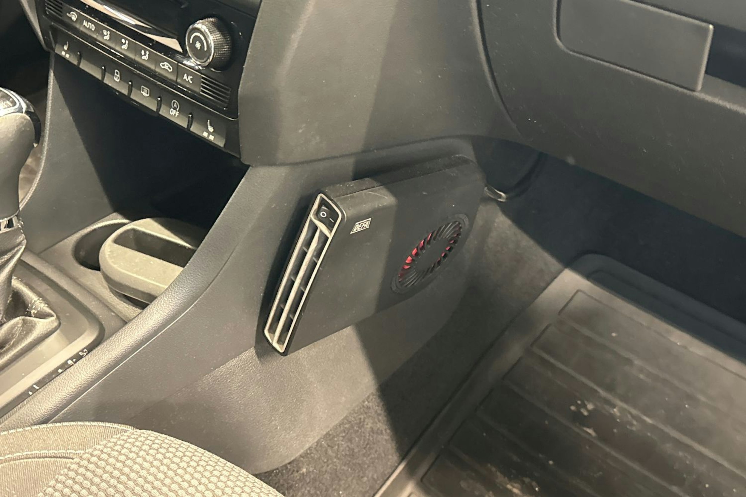 Valkoinen Skoda RAPID 2016 kuva 21.