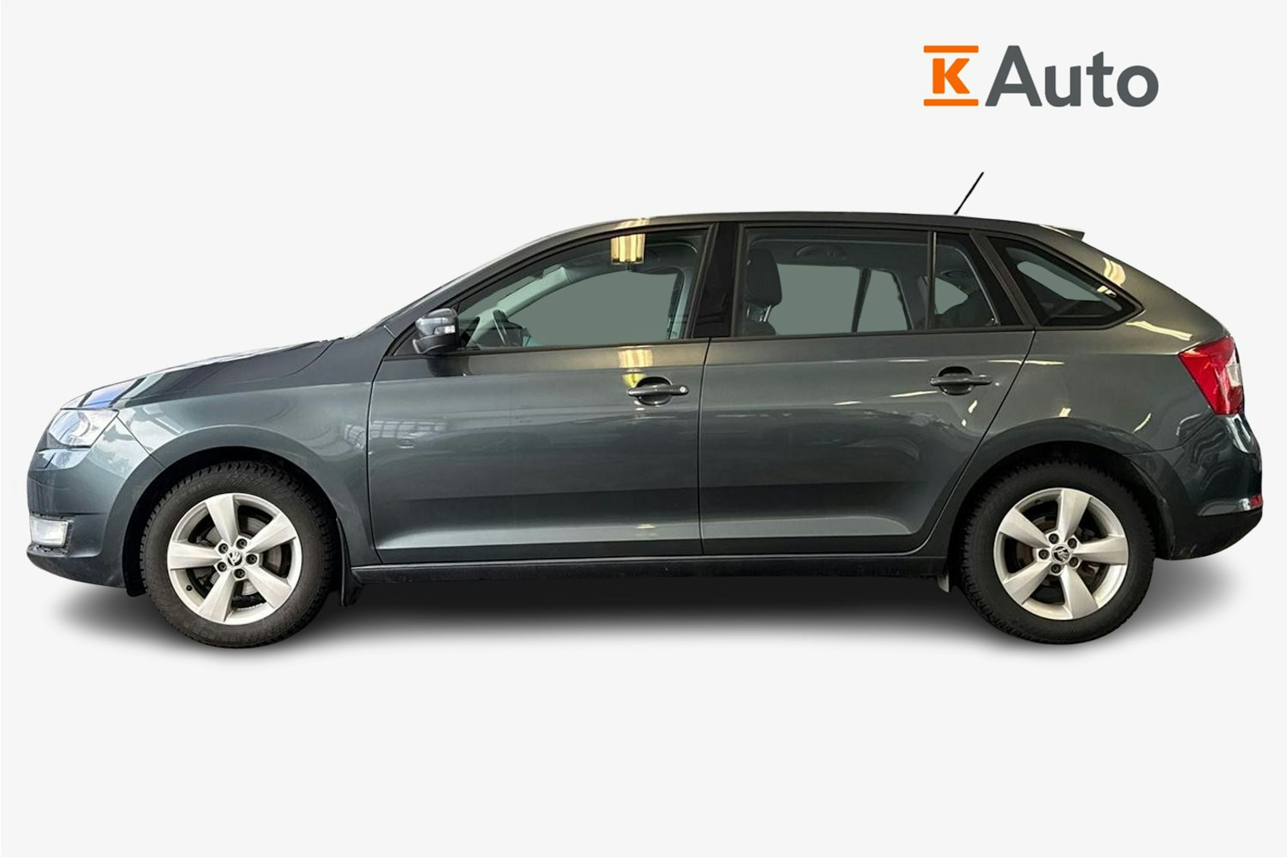 harmaa Skoda Rapid 2016 kuva 5.