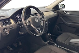 harmaa Skoda Rapid 2016 kuva 6.