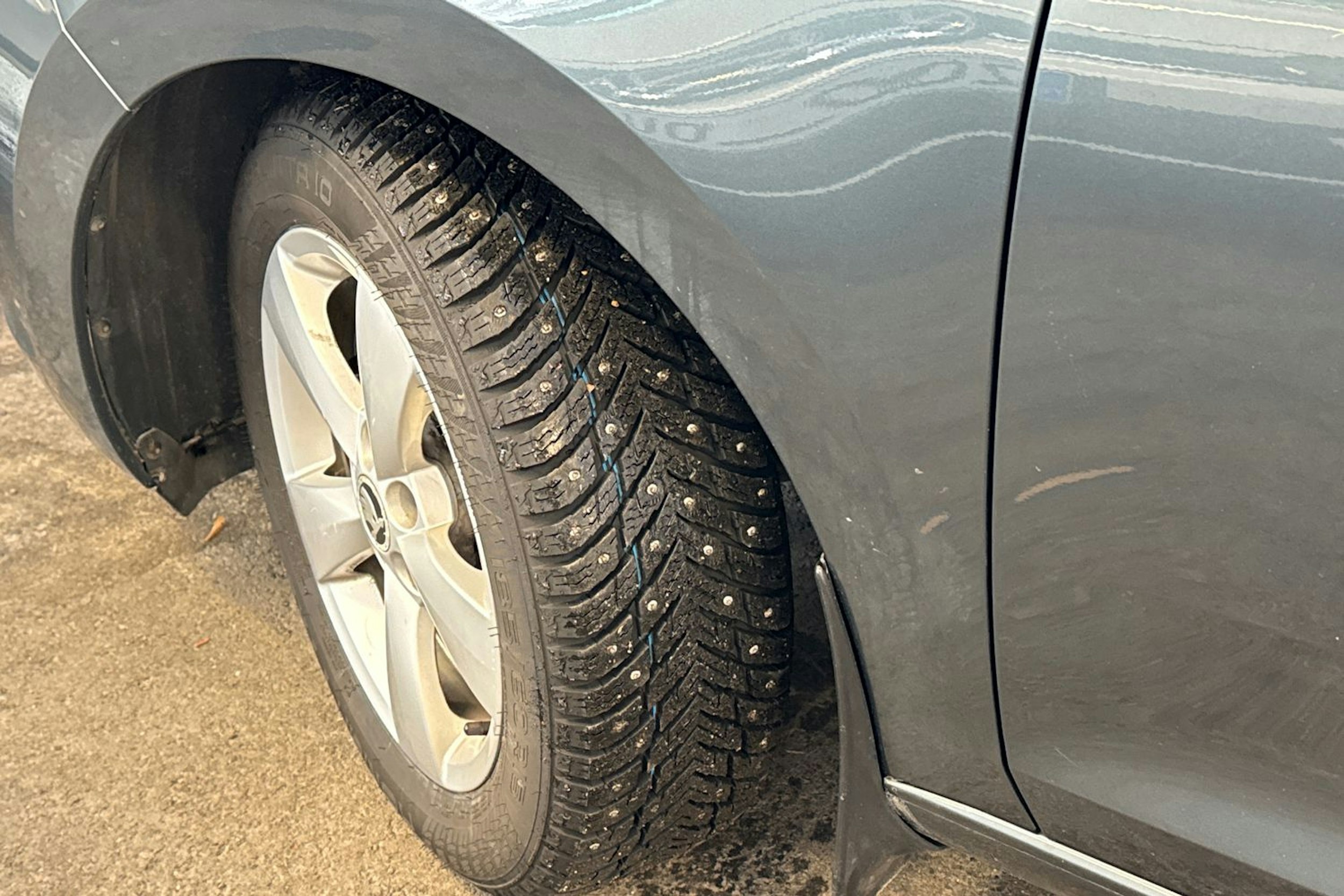 harmaa Skoda Rapid 2016 kuva 10.