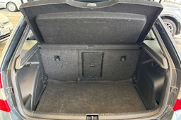 harmaa Skoda Rapid 2016 kuva 12.