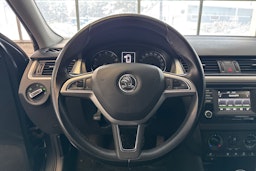 harmaa Skoda Rapid 2016 kuva 13.