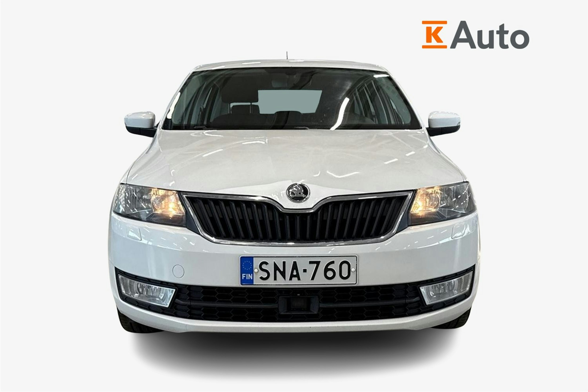 valkoinen Skoda Rapid 2016 kuva 5.