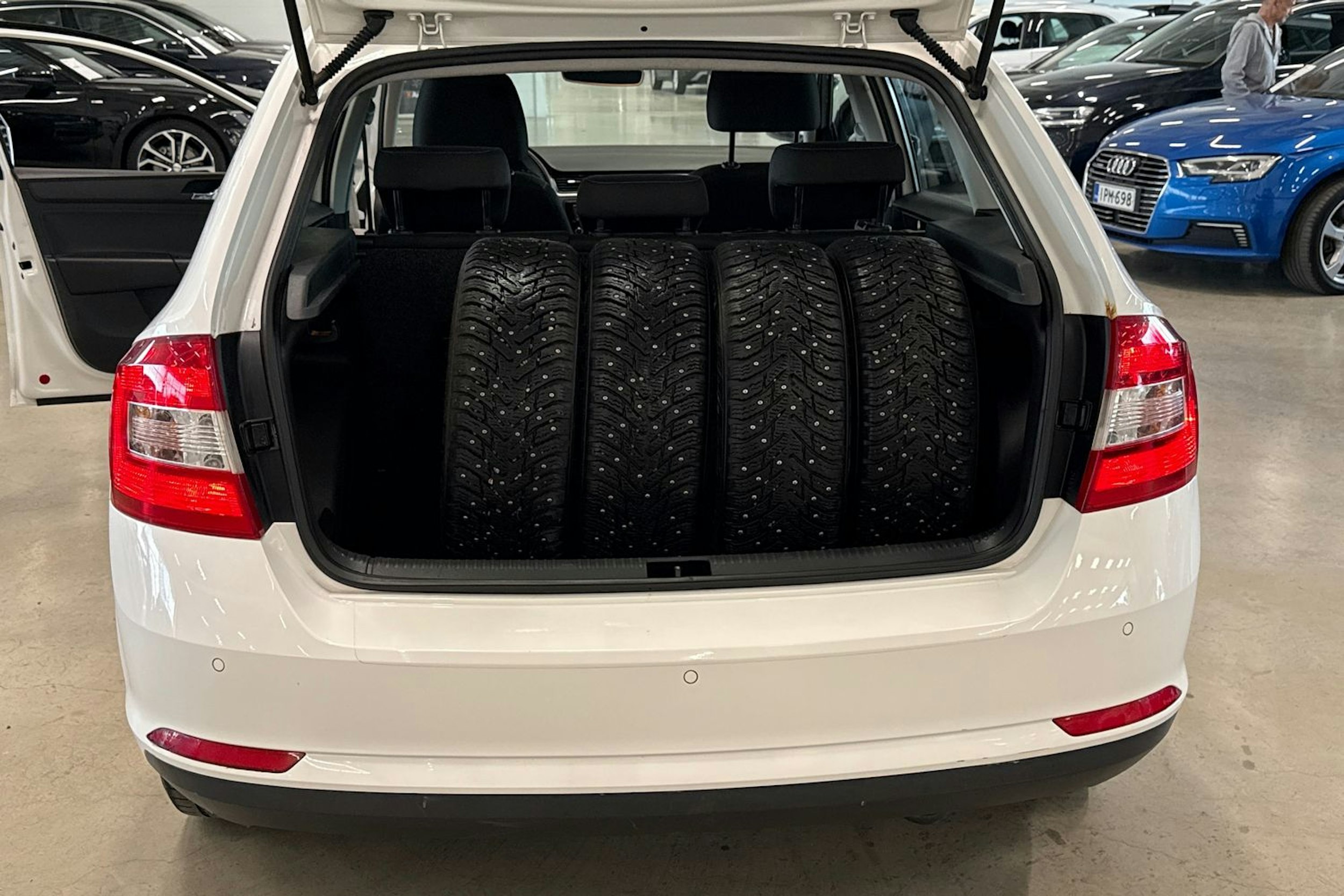 valkoinen Skoda Rapid 2016 kuva 14.
