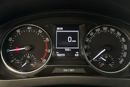 valkoinen Skoda Rapid 2016 kuva 16.