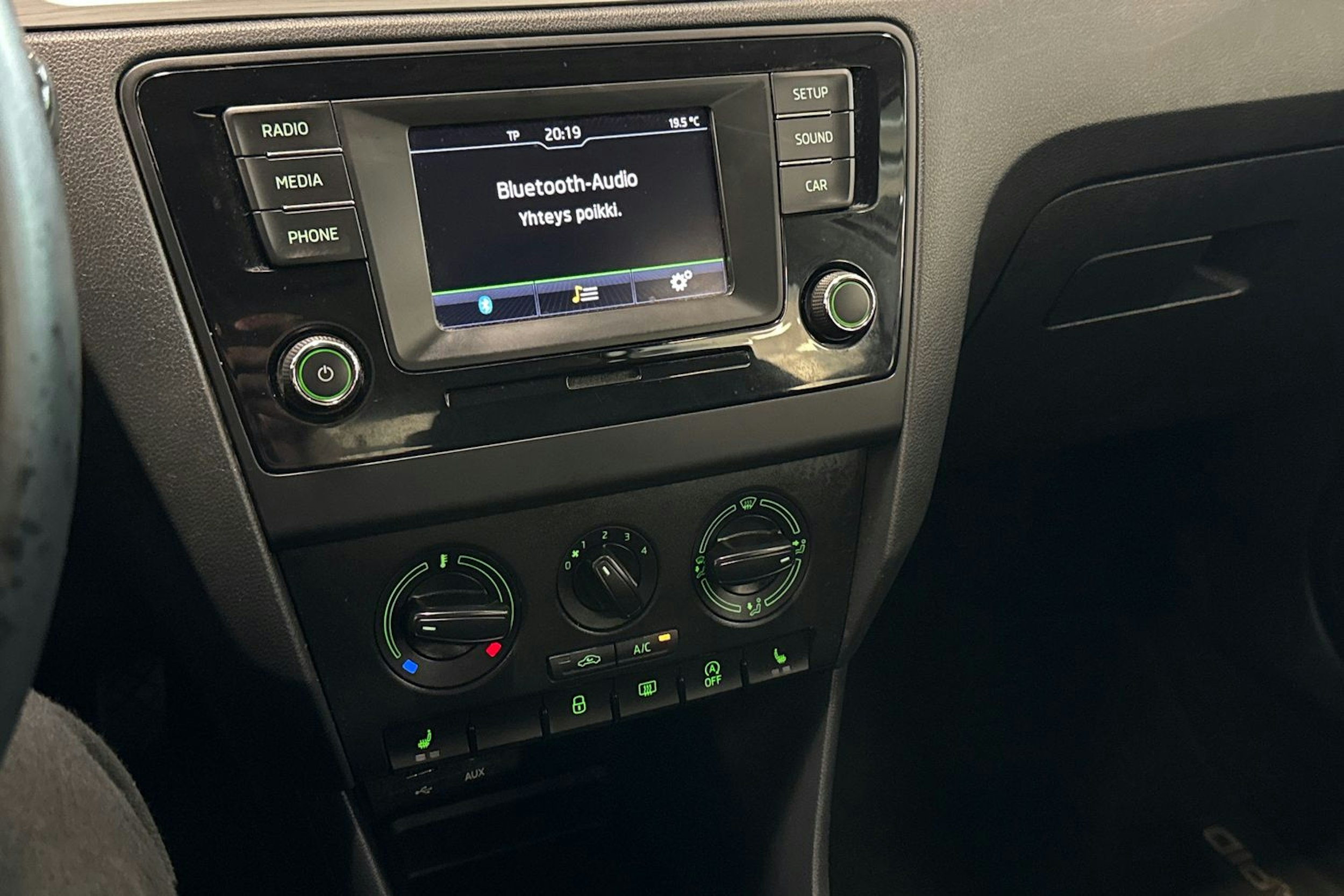 valkoinen Skoda Rapid 2016 kuva 21.