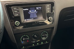 valkoinen Skoda Rapid 2016 kuva 22.