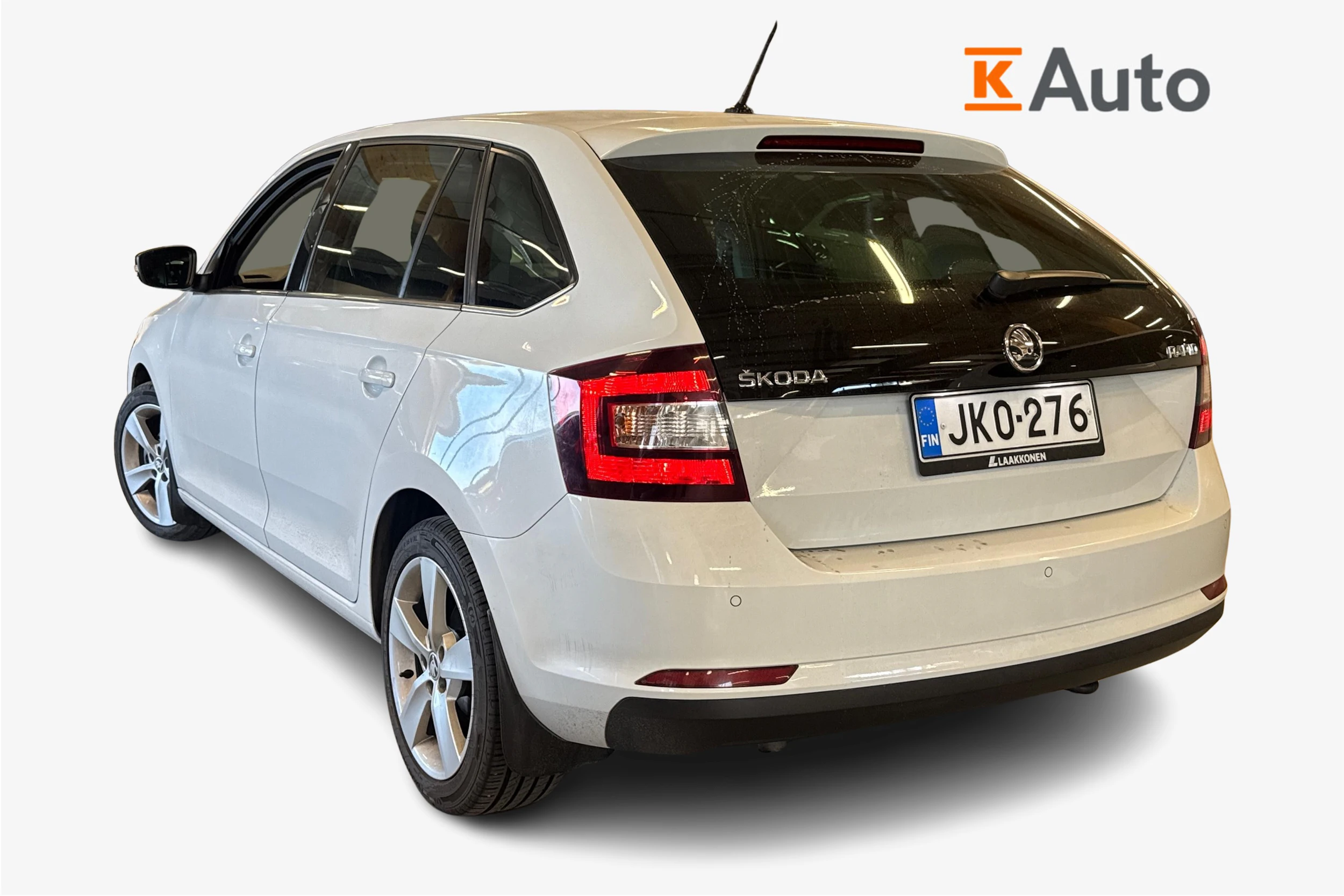 valkoinen Skoda Rapid 2017 kuva 2.