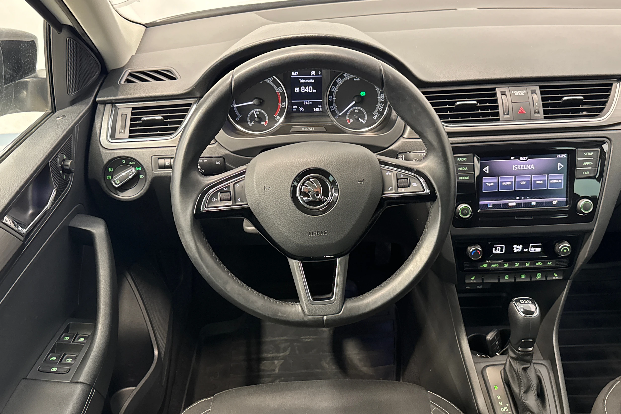 valkoinen Skoda Rapid 2018 kuva 16.