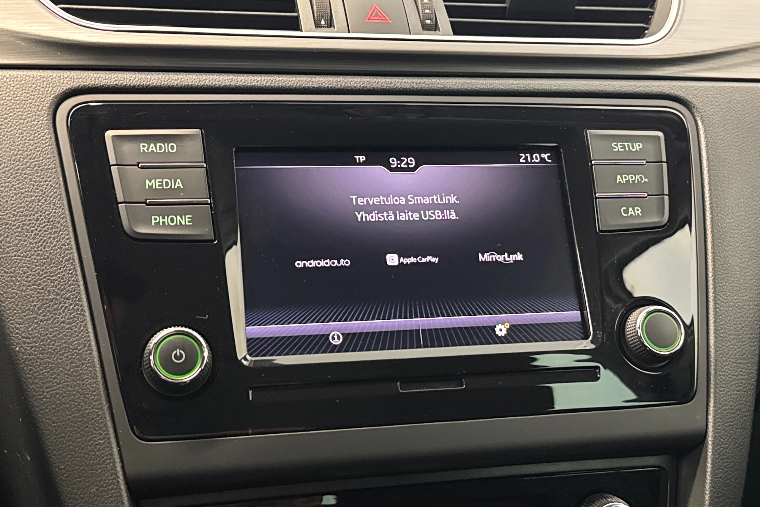 valkoinen Skoda Rapid 2018 kuva 21.