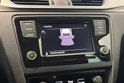 valkoinen Skoda Rapid 2018 kuva 22.