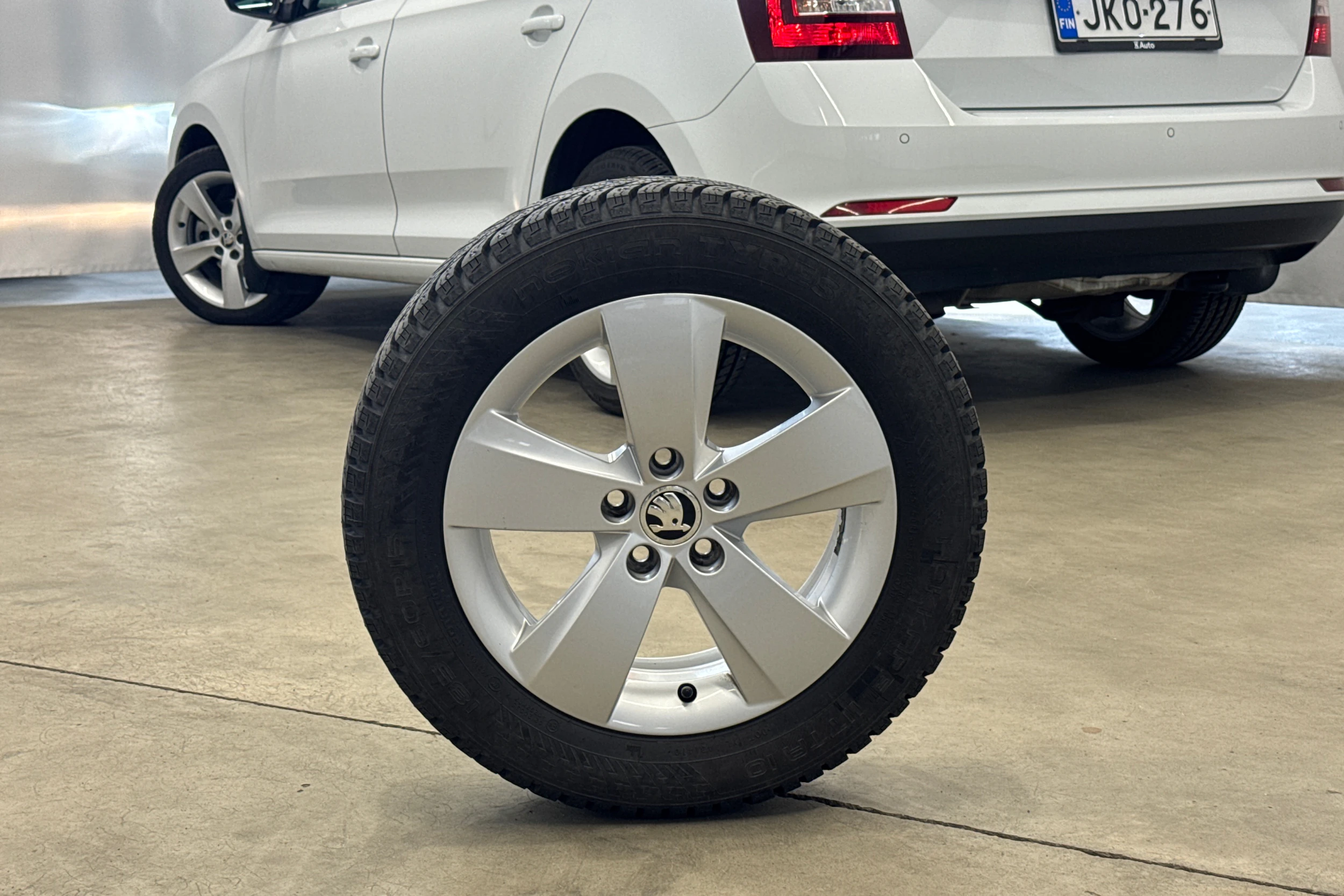 valkoinen Skoda Rapid 2018 kuva 27.