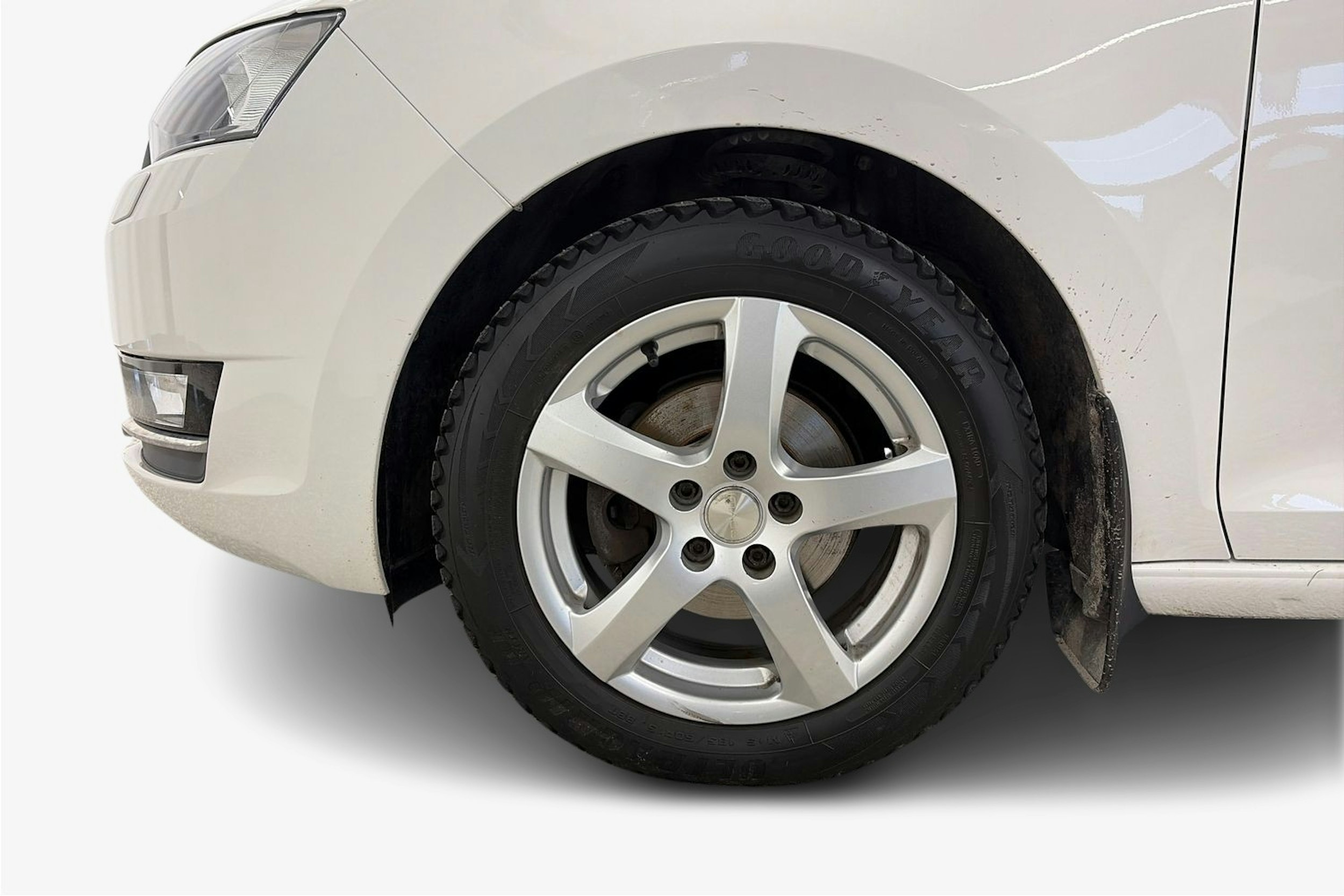 valkoinen Skoda Rapid 2018 kuva 11.