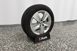 valkoinen Skoda Rapid 2018 kuva 13.