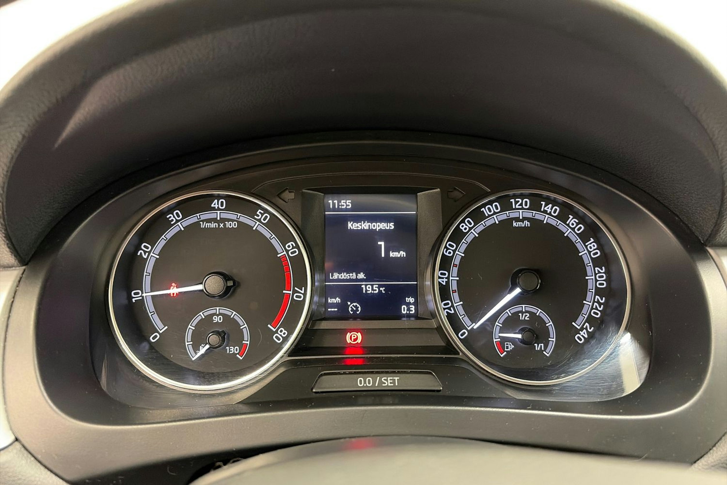 valkoinen Skoda Rapid 2018 kuva 16.