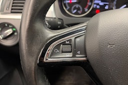 valkoinen Skoda Rapid 2018 kuva 17.