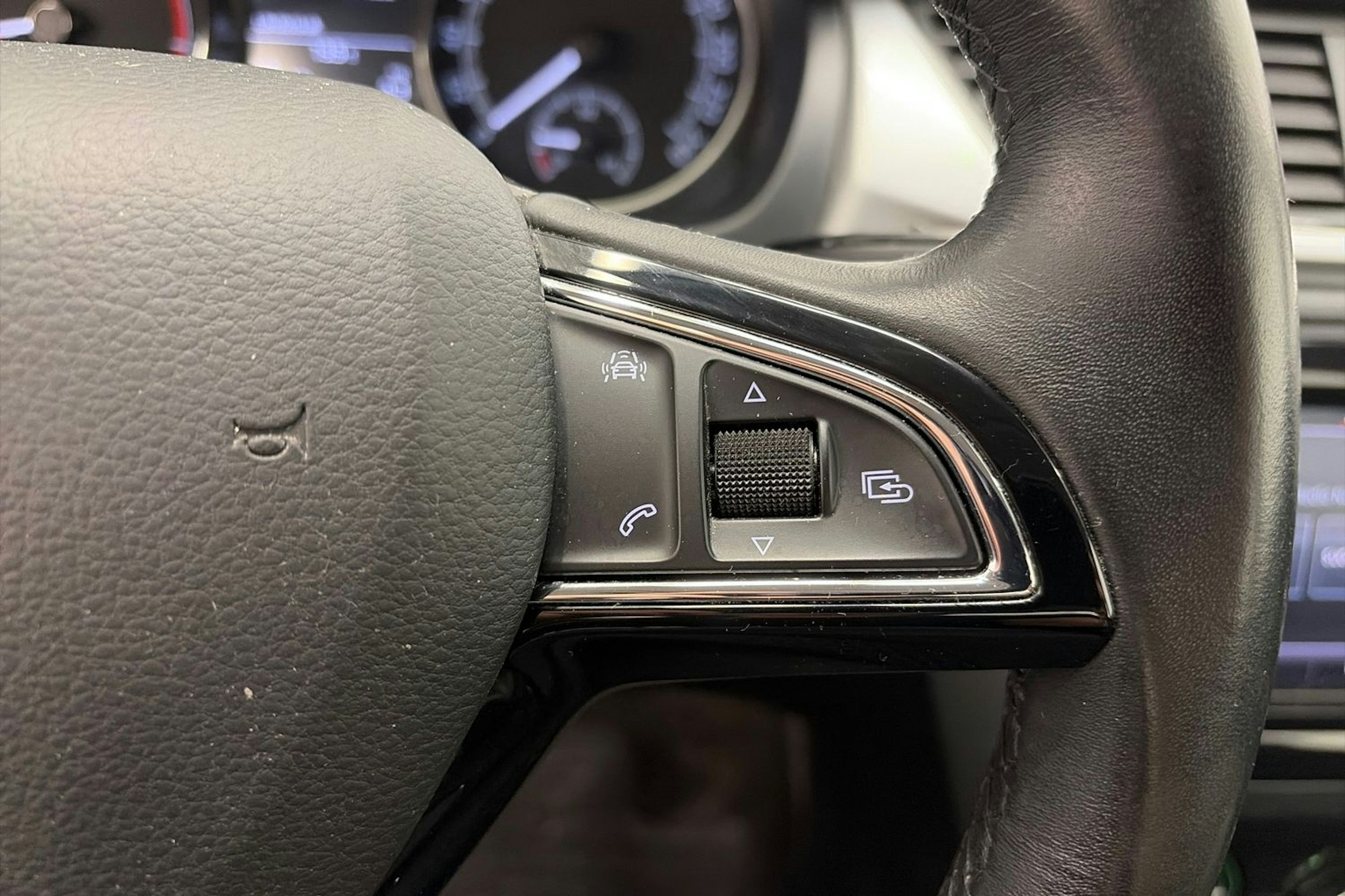 valkoinen Skoda Rapid 2018 kuva 18.