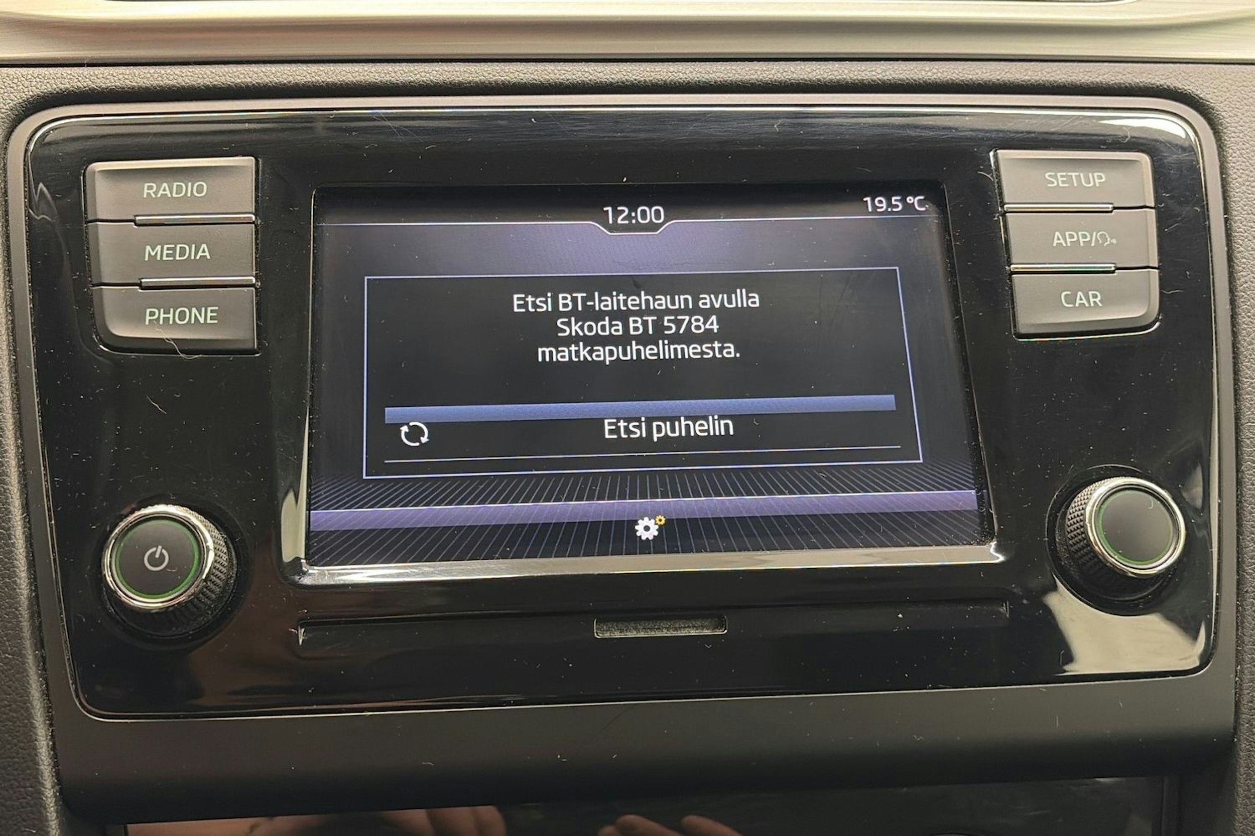 valkoinen Skoda Rapid 2018 kuva 22.