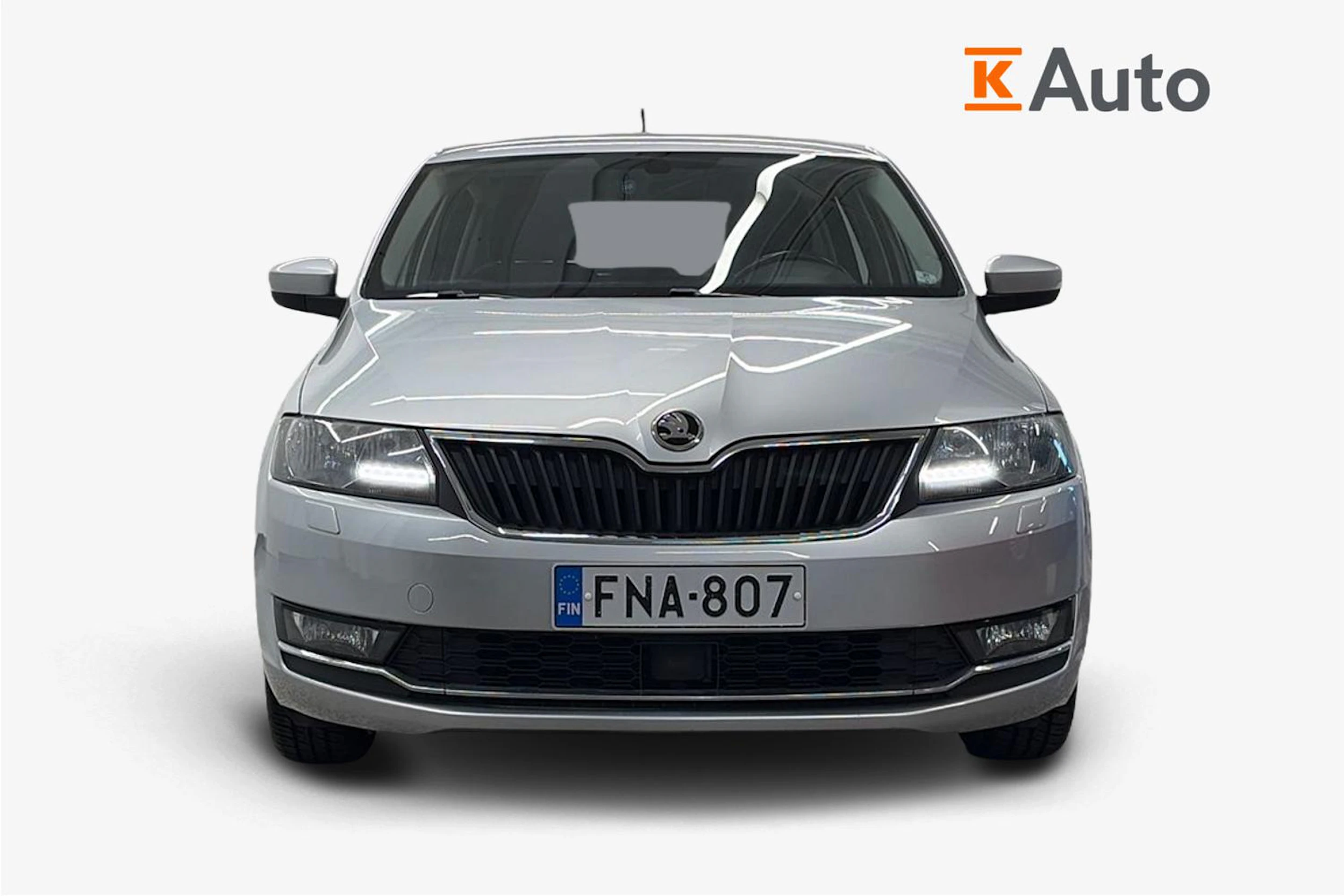 harmaa Skoda Rapid 2018 kuva 4.