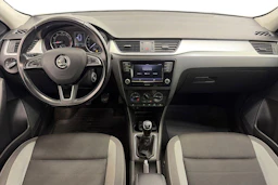 harmaa Skoda Rapid 2018 kuva 7.