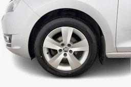 harmaa Skoda Rapid 2018 kuva 9.
