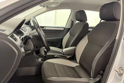 harmaa Skoda Rapid 2018 kuva 12.