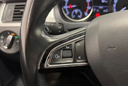 harmaa Skoda Rapid 2018 kuva 14.