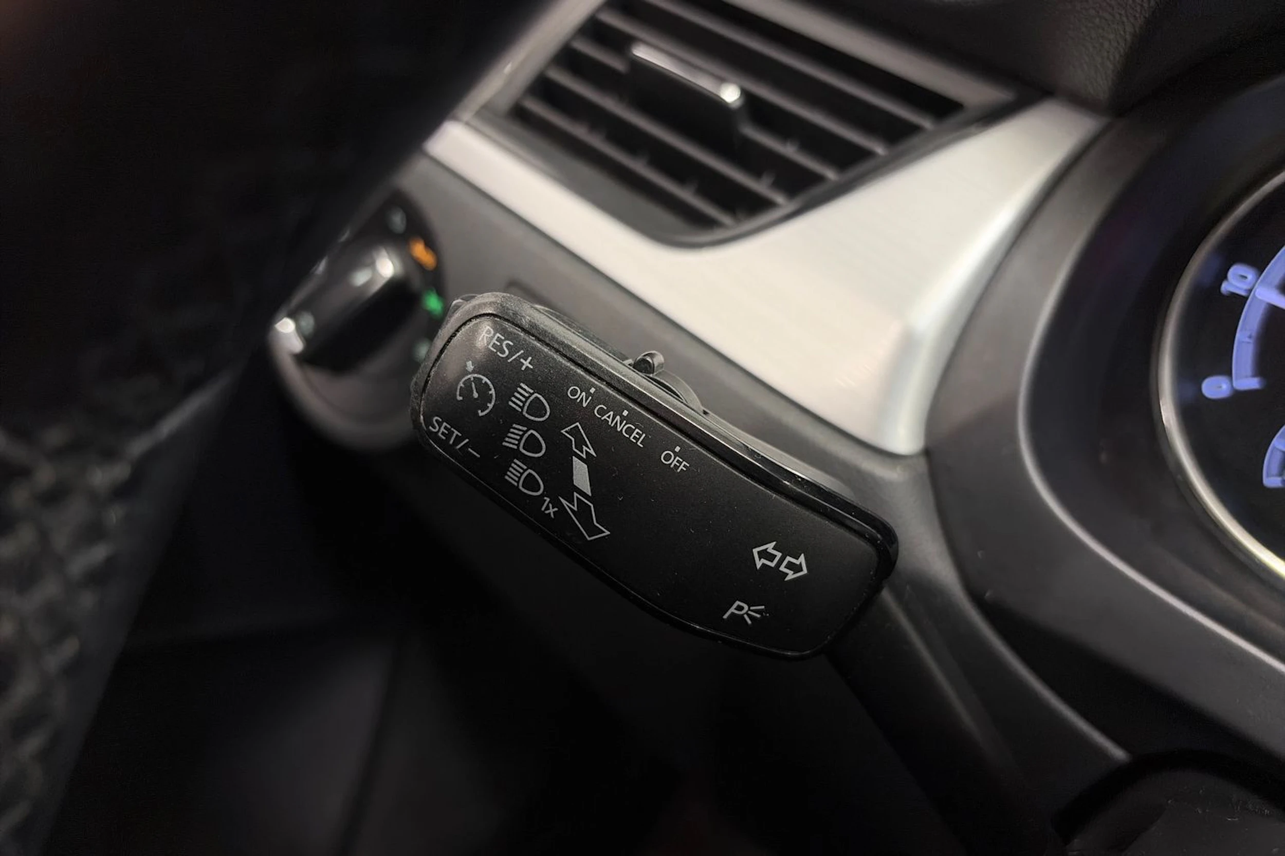 harmaa Skoda Rapid 2018 kuva 16.